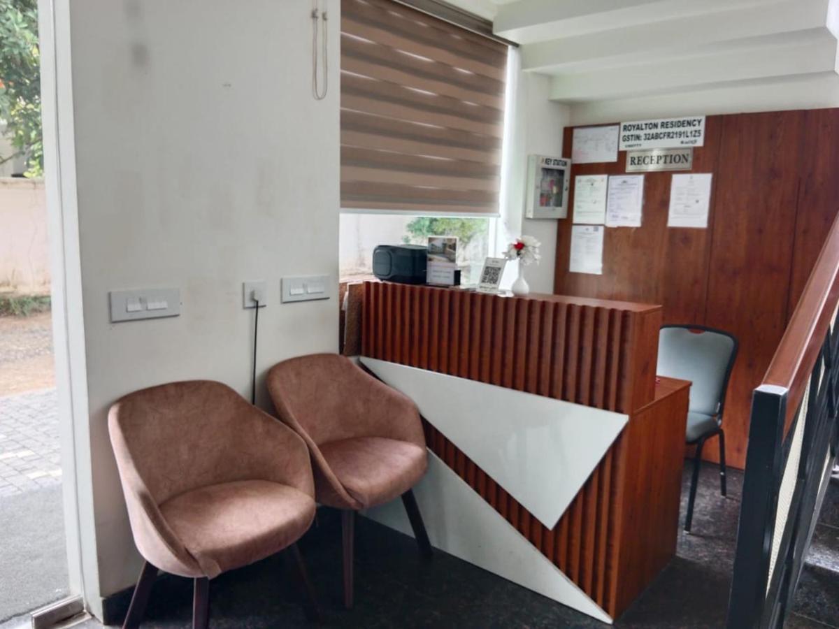 Отель Royalton Residency Mundakayam Экстерьер фото